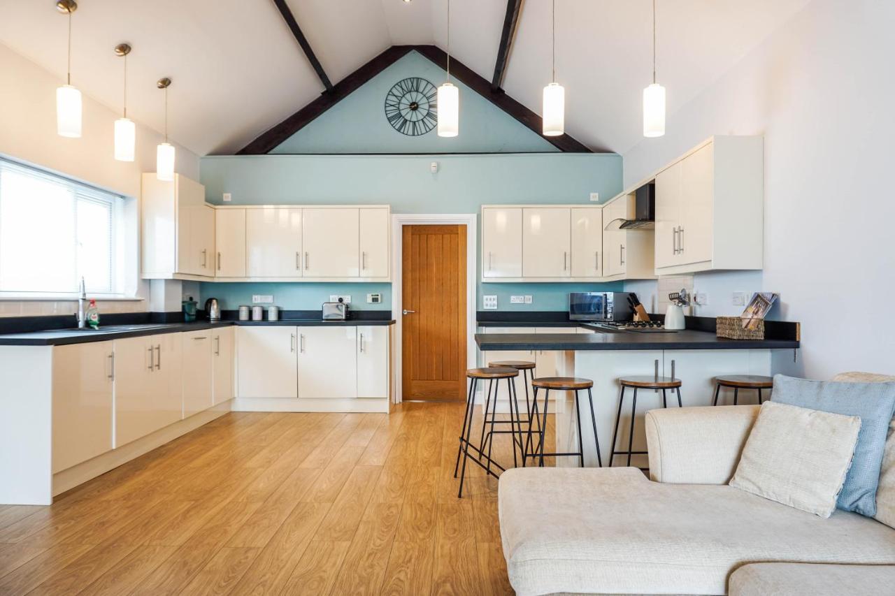 The Beach House - Fully Refurbed March 2024 Oystermouth Экстерьер фото