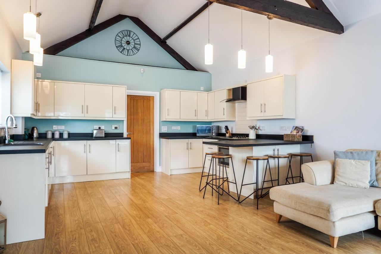 The Beach House - Fully Refurbed March 2024 Oystermouth Экстерьер фото